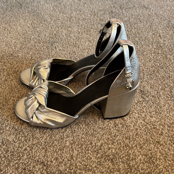 REBECCA MINKOFF Capriana silver ankle strap chunky heel sandal sz 7.5 - Picture 4 of 5